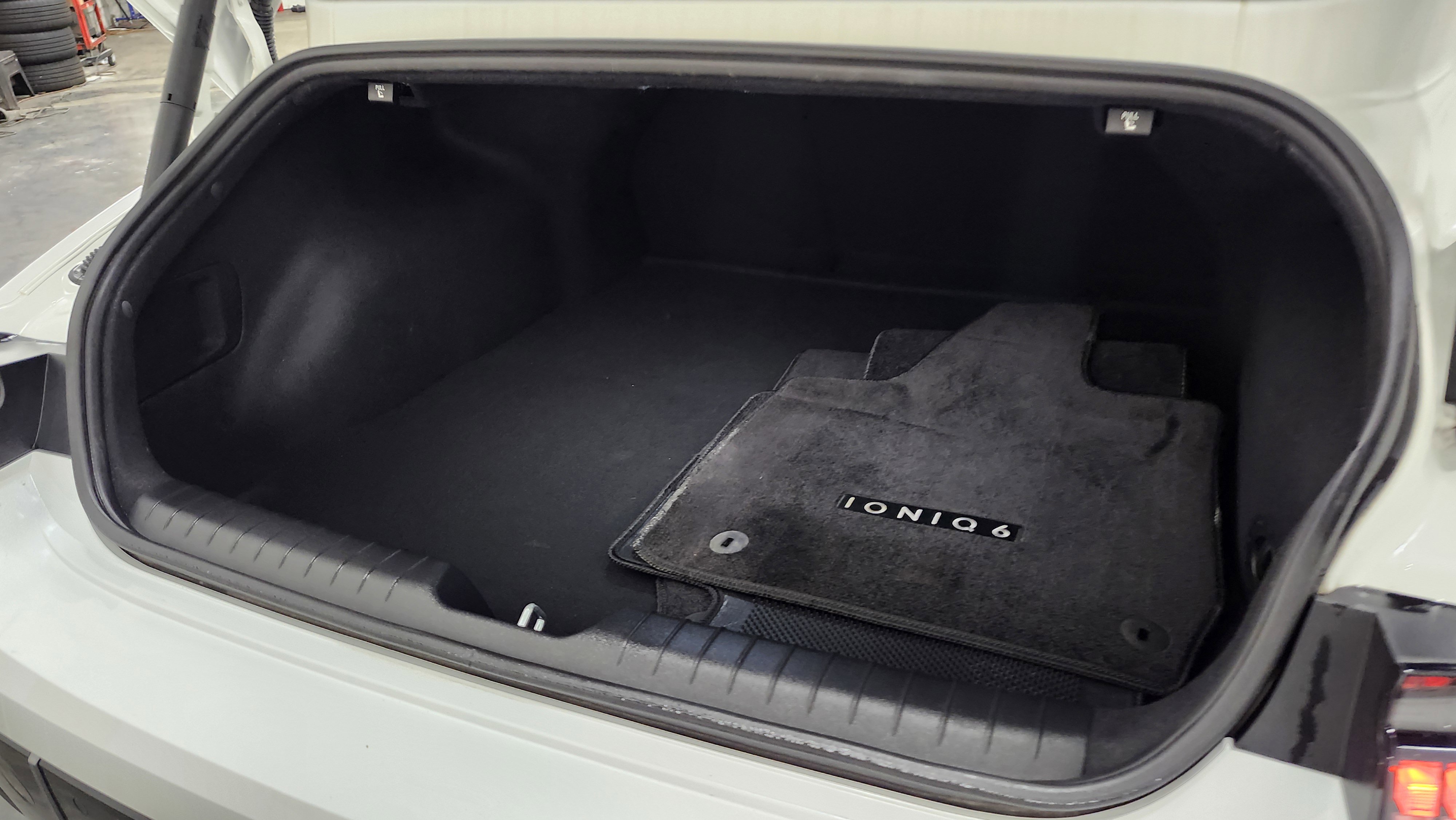 Used 2023 Hyundai Ioniq 6 SEL image 25