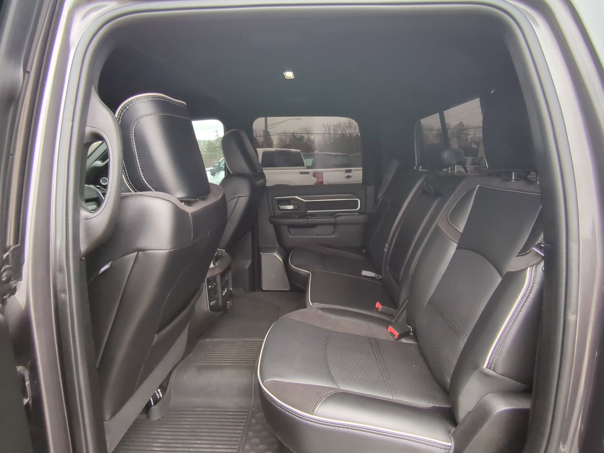 Used 2025 RAM 3500 Laramie image 10