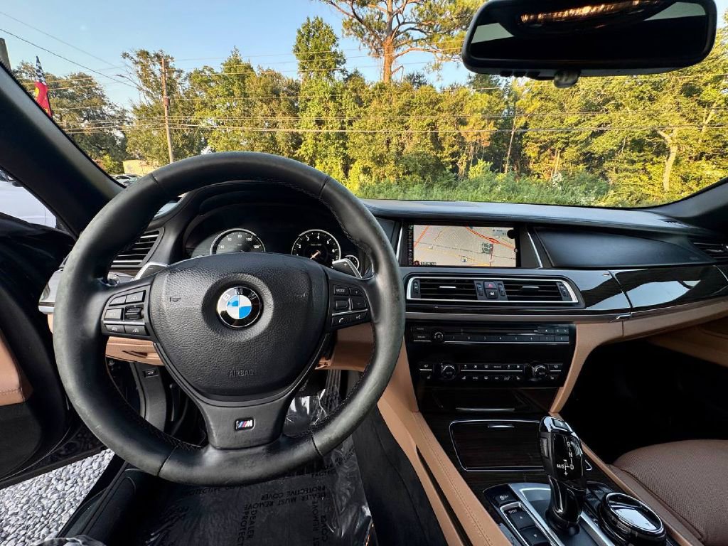 Used 2015 BMW 750i xDrive image 15
