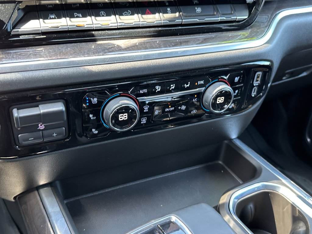 Used 2024 Chevrolet Silverado 1500 LTZ AWD/4WD image 30