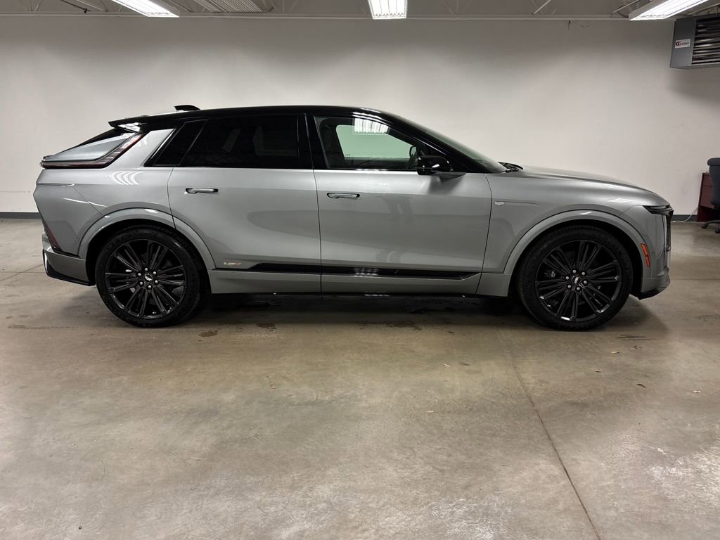 New 2026 Cadillac Lyriq V image 23