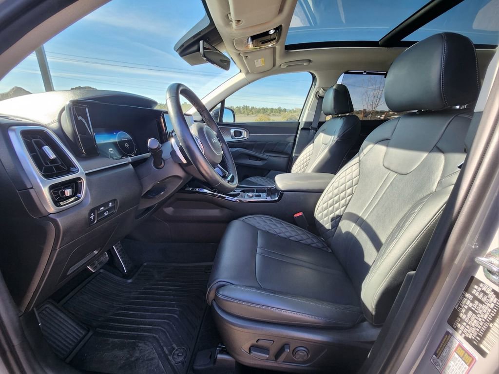Used 2023 Kia Sorento SX image 9