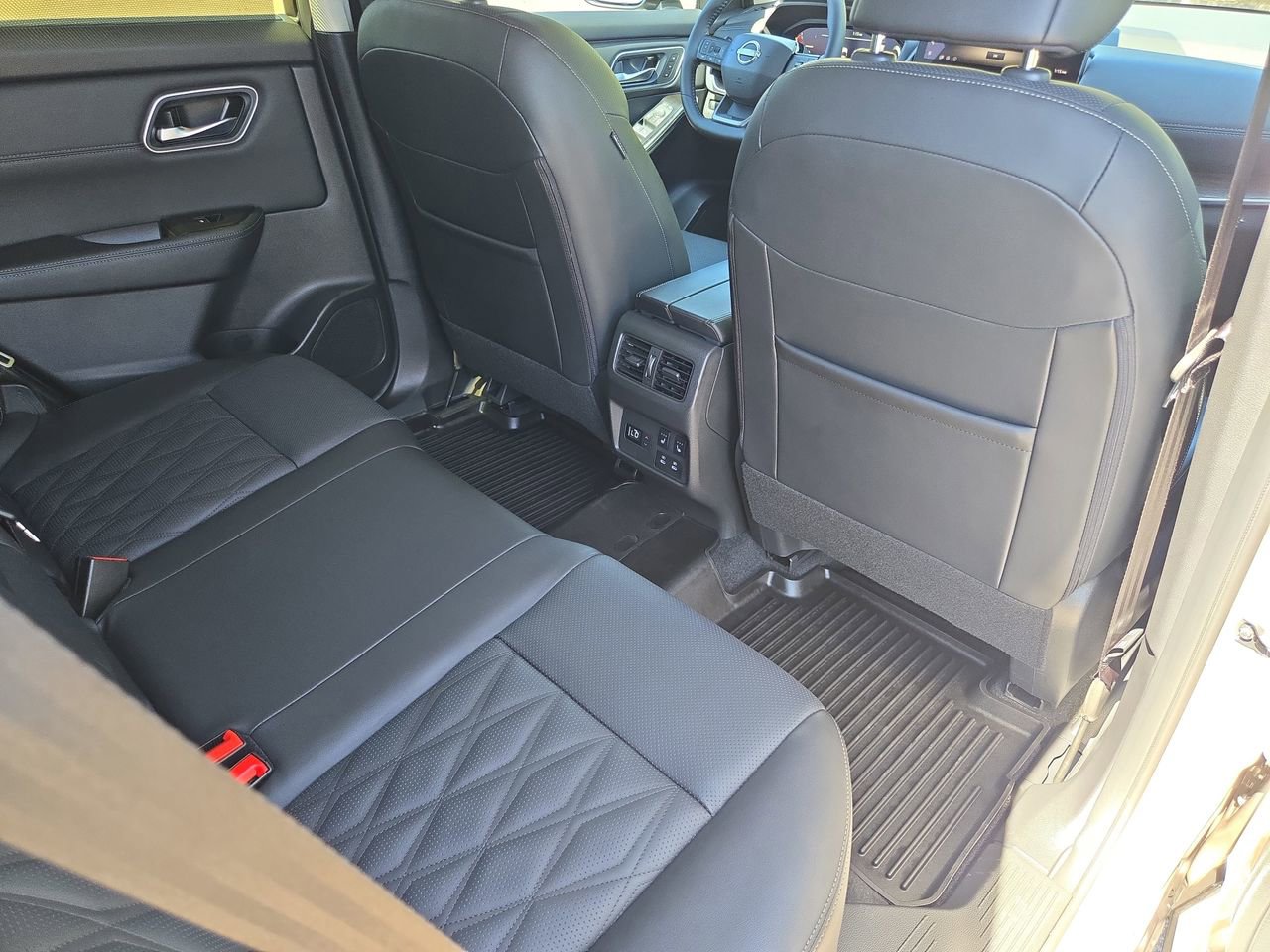 Certified 2025 Nissan Rogue Platinum w/ Platinum Premium Package image 11