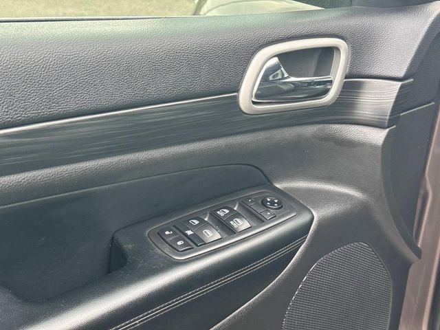 Used 2020 Jeep Grand Cherokee Laredo w/ Laredo X Package AWD/4WD image 27