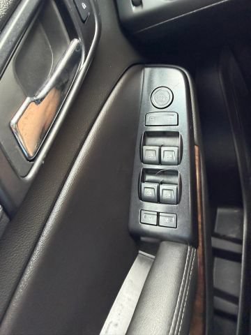 Used 2018 Chevrolet Tahoe LS AWD/4WD image 23