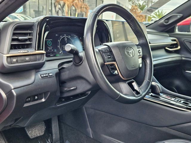 Used 2024 Toyota Crown Limited image 14