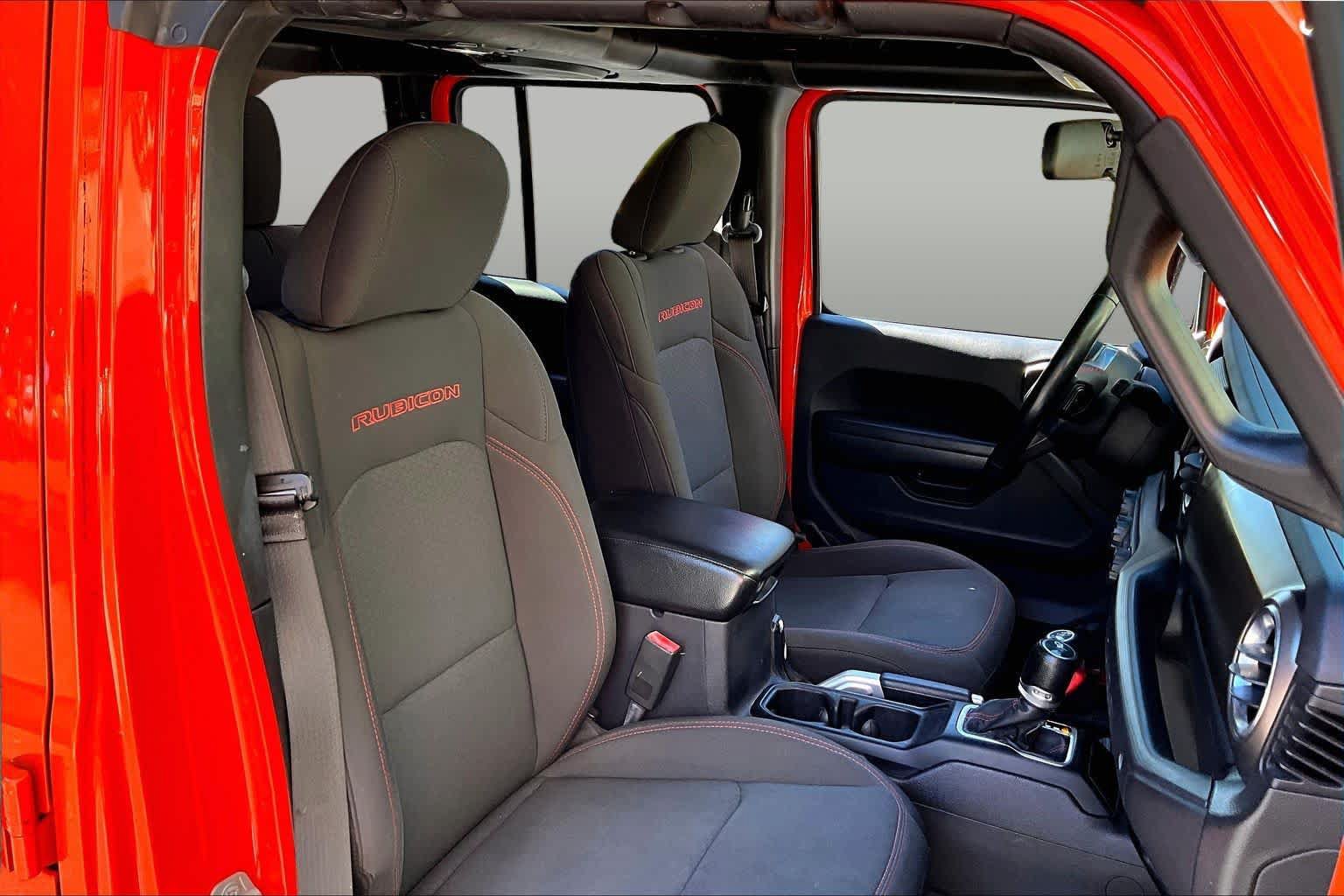 Used 2018 Jeep Wrangler Unlimited Rubicon w/ LED Lighting Group AWD/4WD image 14