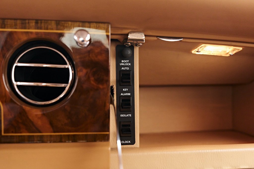 Used 1990 Rolls-Royce Silver Spur II image 97