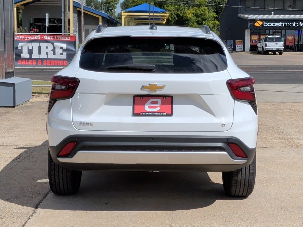 New 2026 Chevrolet Trax LT w/ Driver Confidence Package FWD image 7