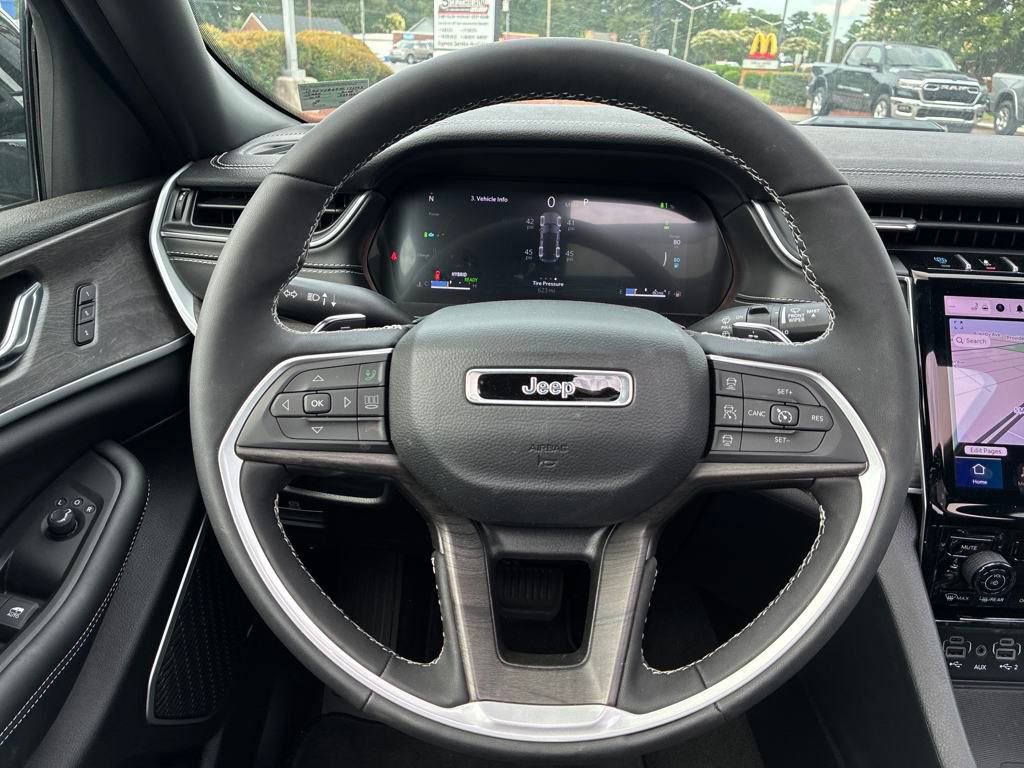 New 2024 Jeep Grand Cherokee Limited 4xe w/ Luxury Tech Group II image 15