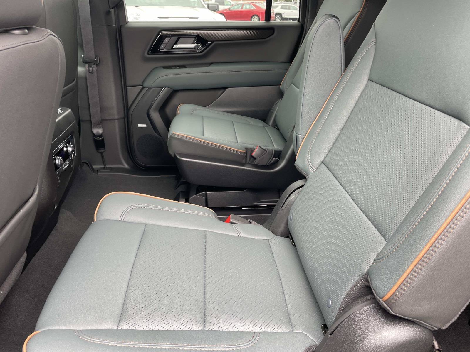 New 2026 GMC Yukon XL AT4 w/ AT4 Premium Package AWD/4WD image 24