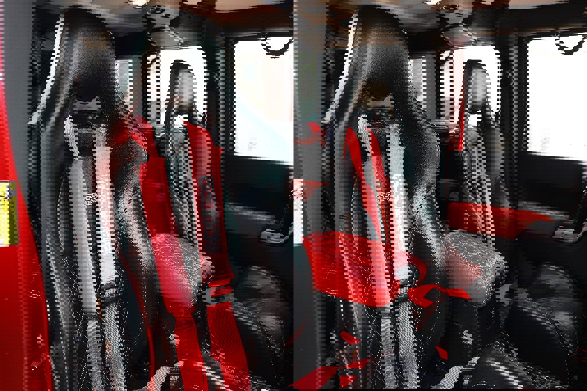 Used 2016 Jeep Wrangler Unlimited Rubicon w/ Connectivity Group image 19