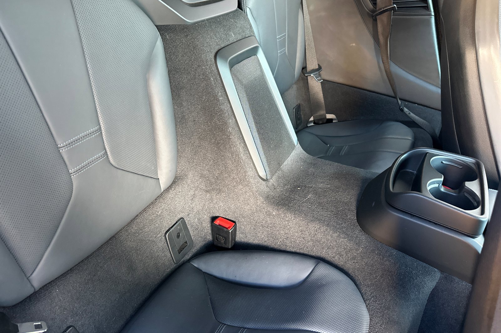 Used 2020 BMW i8 Coupe image 17