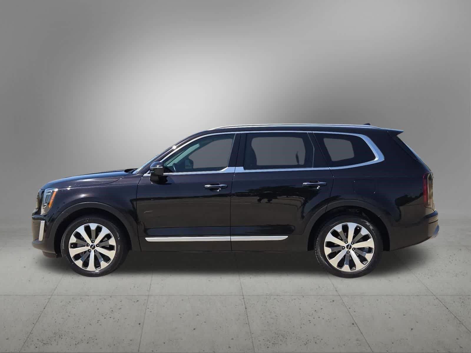 Certified 2022 Kia Telluride S FWD image 3