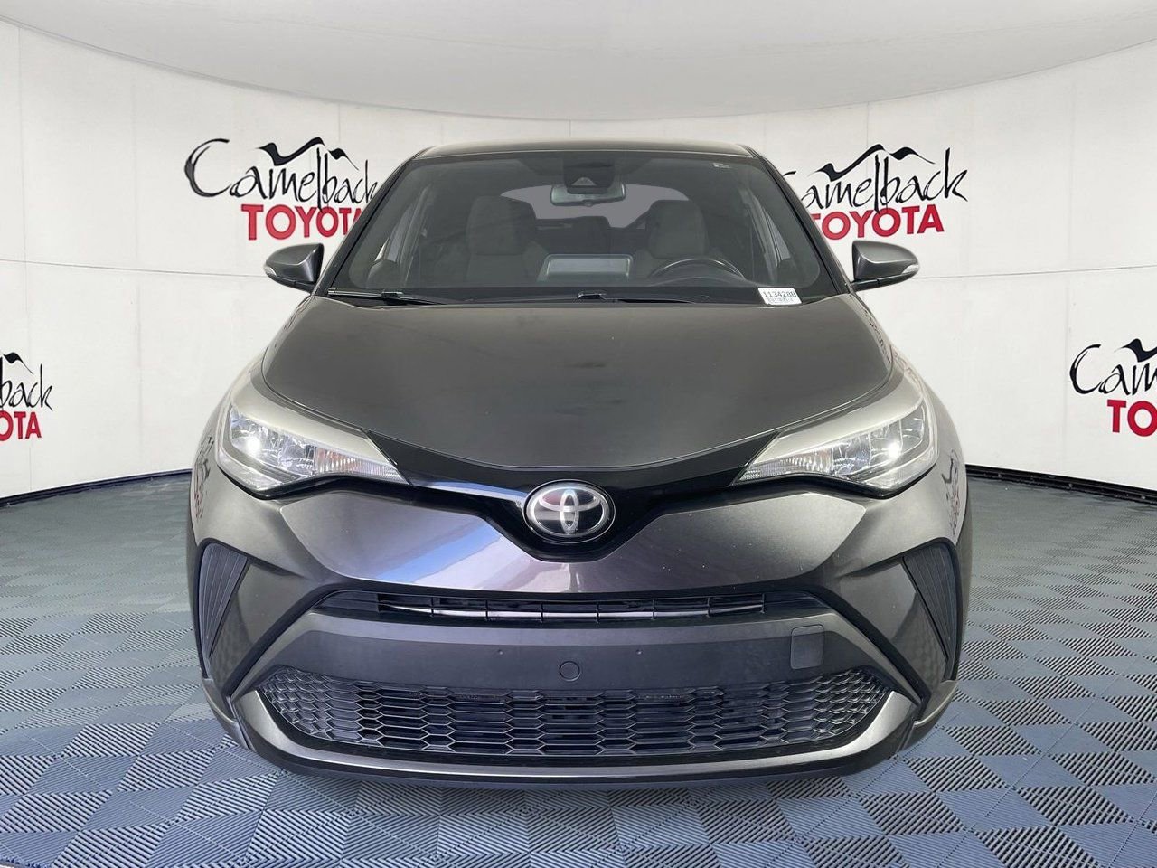 Used 2021 Toyota C-HR XLE FWD image 2
