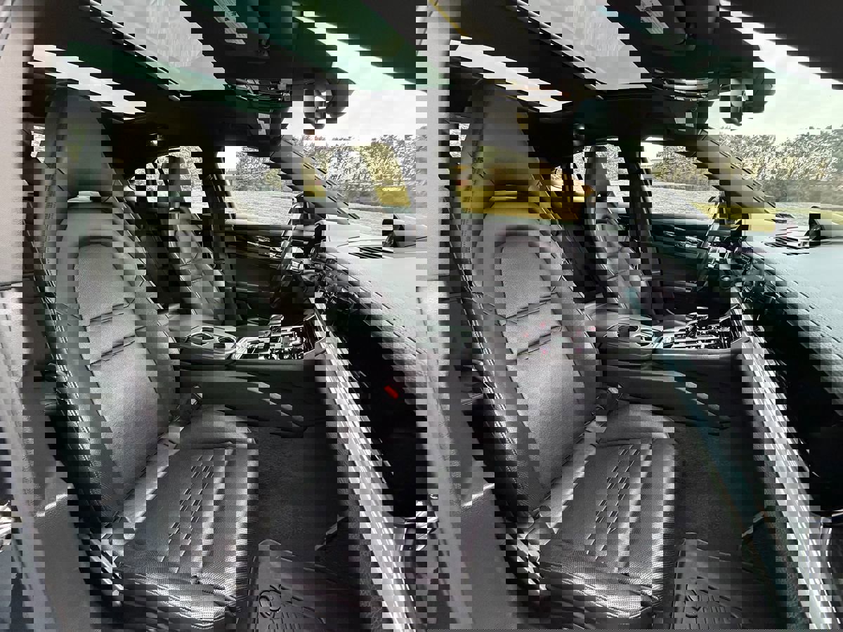 Used 2018 Porsche Panamera 4 image 19