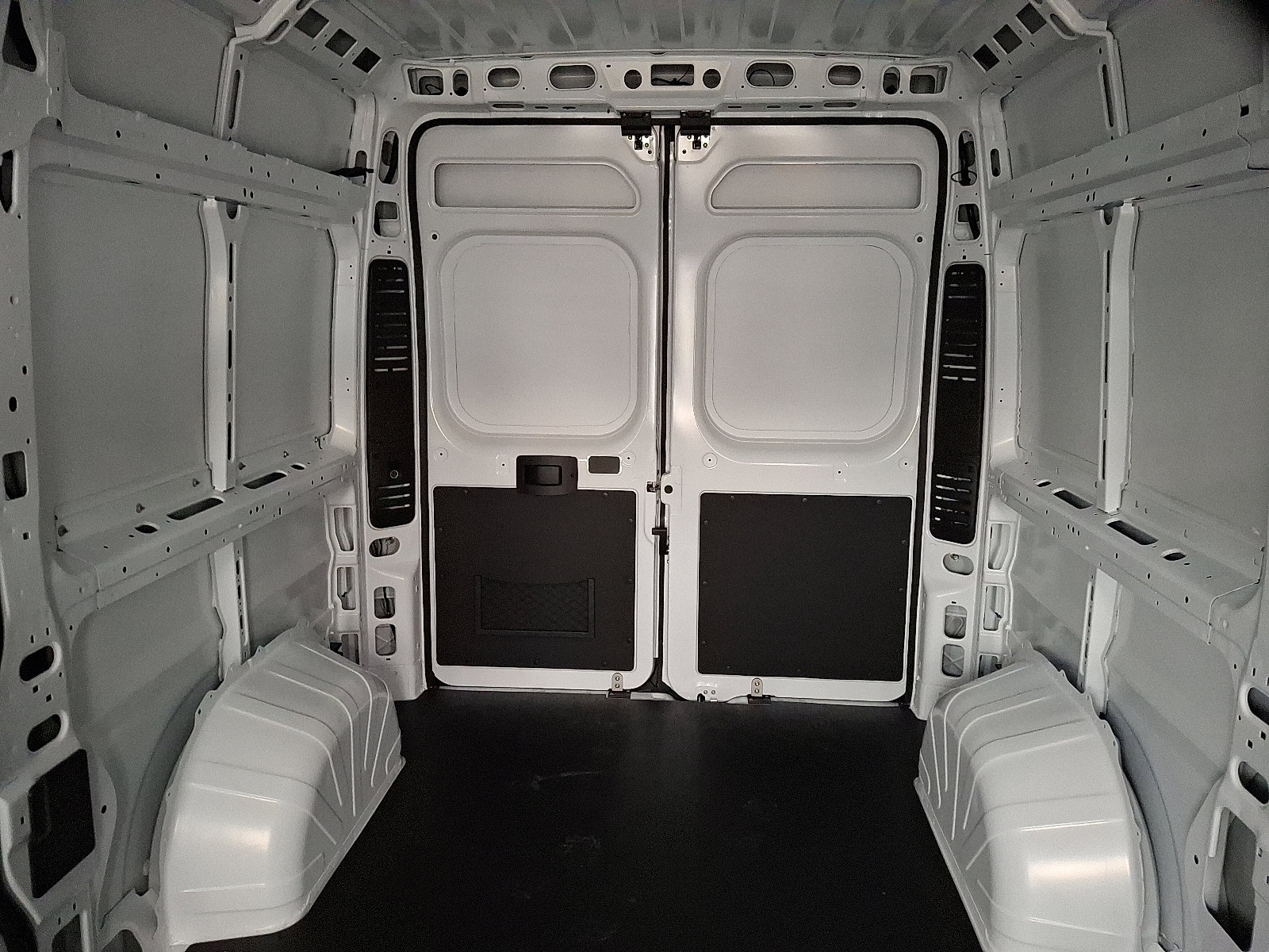 New 2026 RAM ProMaster 1500 w/ Quick Order Package 22G SLT image 12