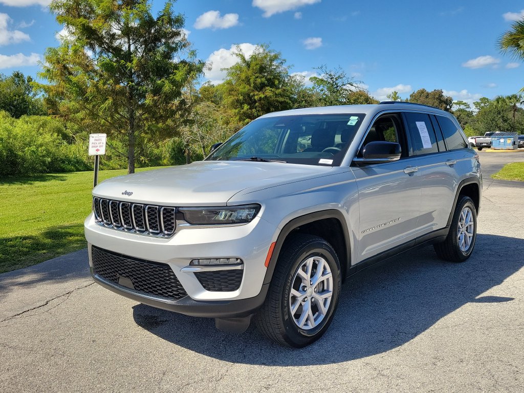 Used 2022 Jeep Grand Cherokee Limited AWD/4WD image 31