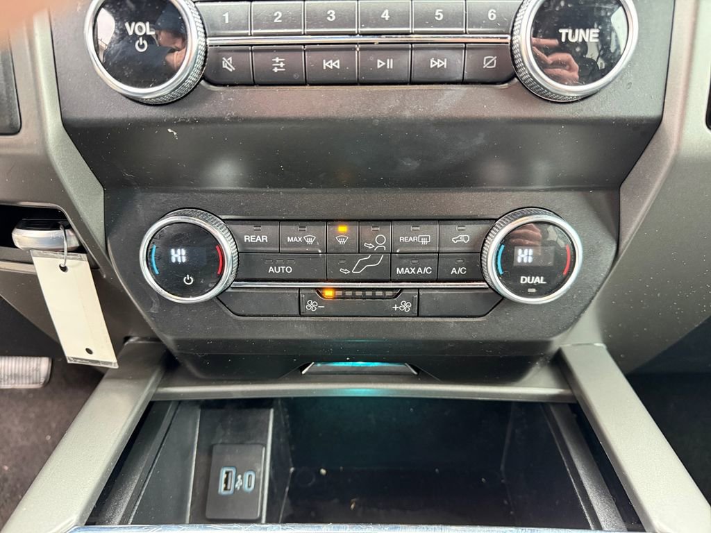 Used 2020 Ford Expedition XLT image 18