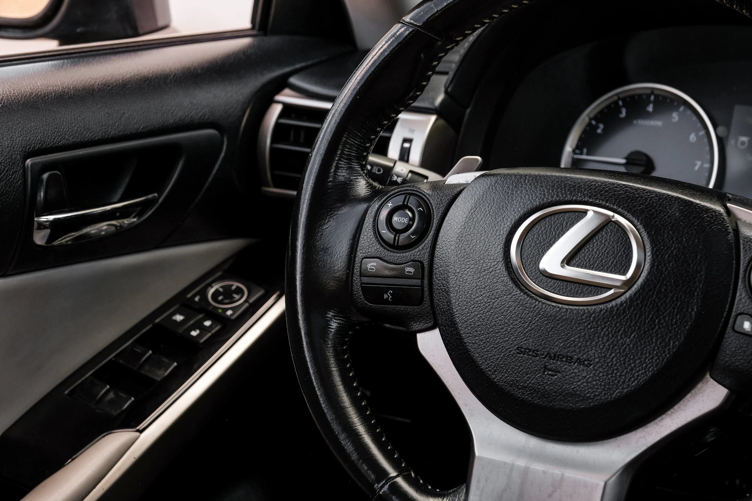 Used 2015 Lexus IS 350 w/ Navigation System Package RWD image 23