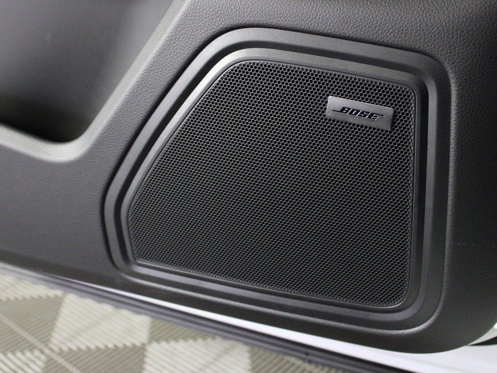 Certified 2026 Porsche Macan Turbo AWD/4WD image 16