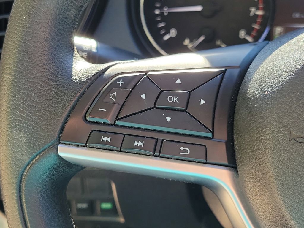 Used 2017 Nissan Rogue S image 29