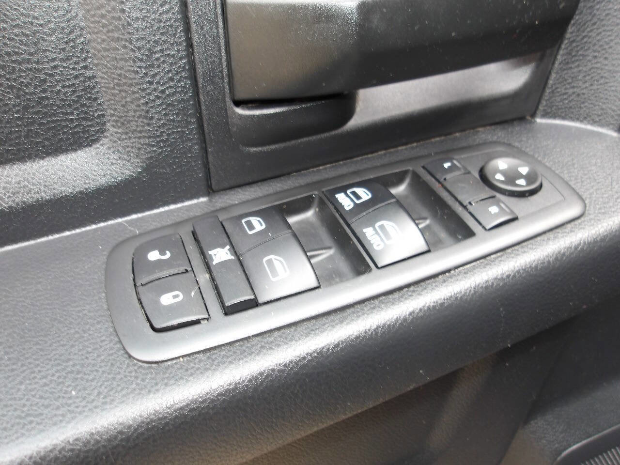 Used 2017 RAM 1500 Express w/ Express Value Package AWD/4WD image 22