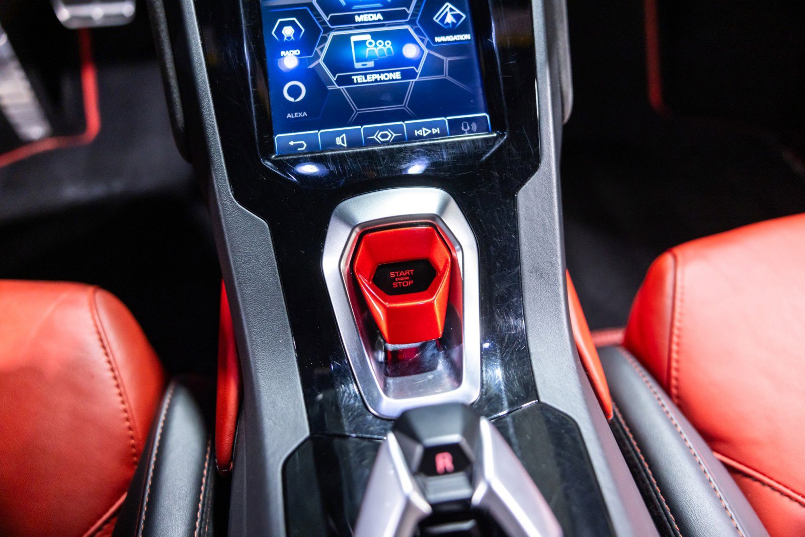 Used 2021 Lamborghini Huracan EVO RWD image 44