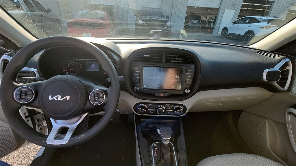 Used 2022 Kia Soul LX w/ Technology Package image 10