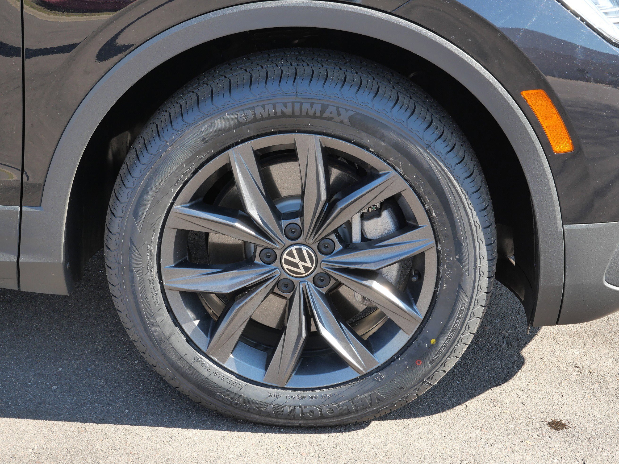 Certified 2022 Volkswagen Tiguan SE w/ Panoramic Sunroof Package image 15