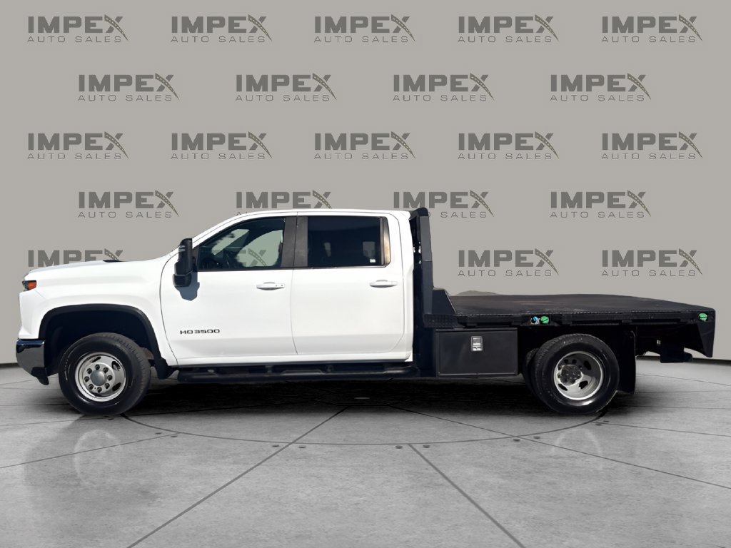 Used 2024 Chevrolet Silverado 3500 LT w/ Convenience Package AWD/4WD image 2
