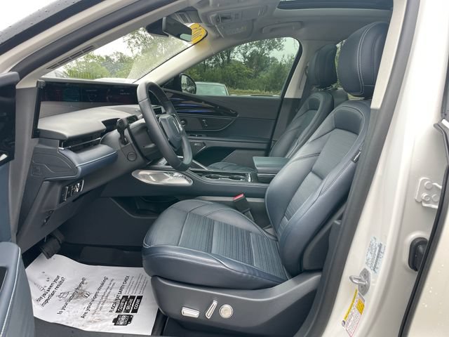 Used 2025 Lincoln Nautilus Reserve AWD/4WD image 37