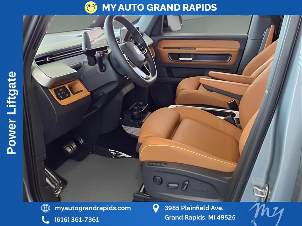 Used 2025 Volkswagen ID. Buzz Pro S RWD image 8