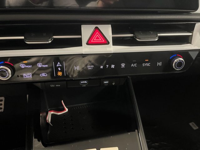 New 2025 Kia Niro EX Touring image 19