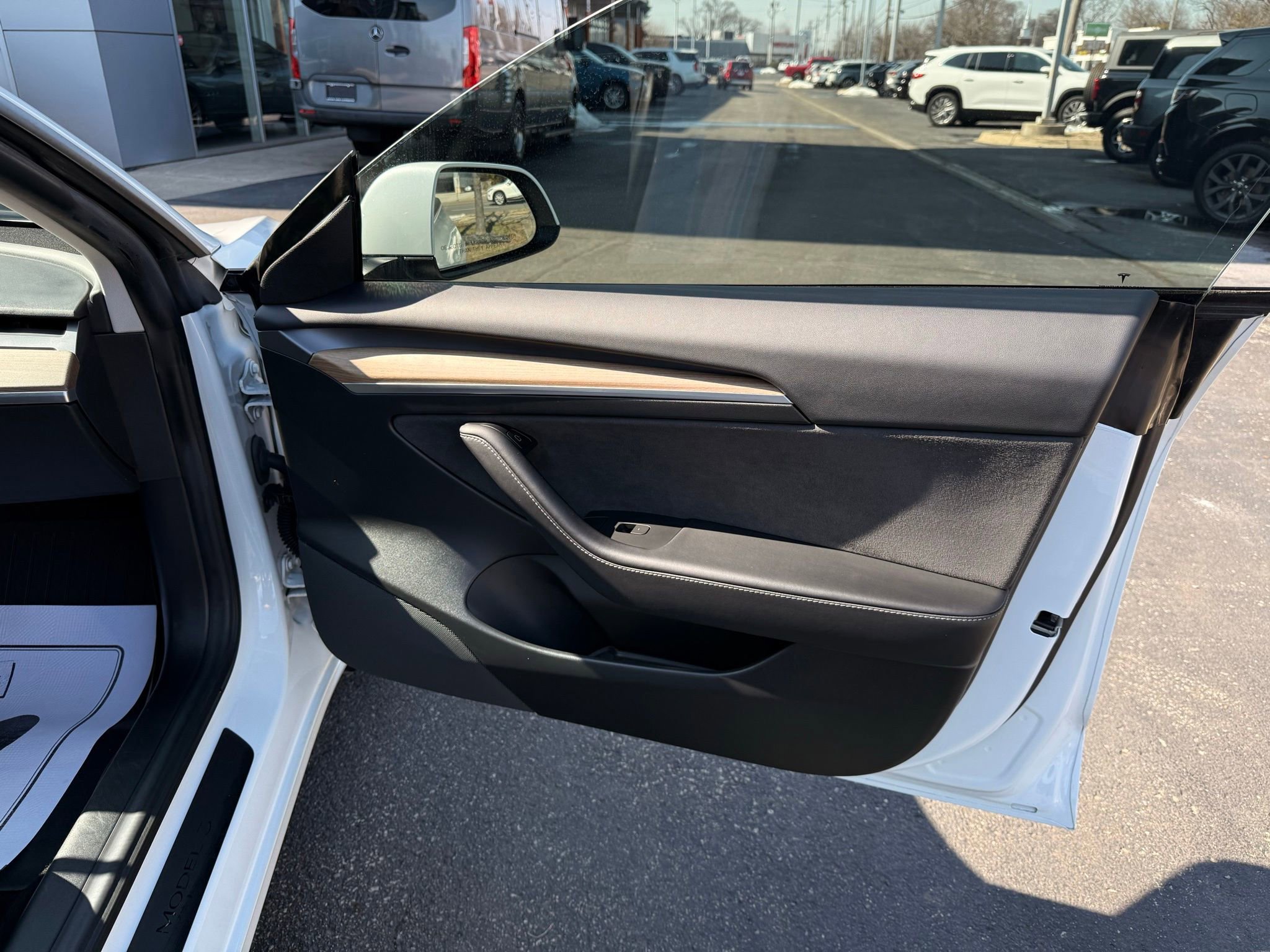 Used 2021 Tesla Model 3 Standard Range Plus image 17