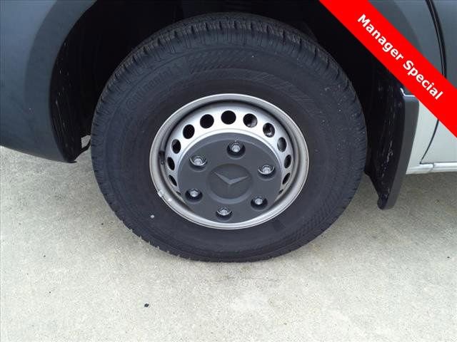 Used 2022 Mercedes-Benz Sprinter 3500 image 32