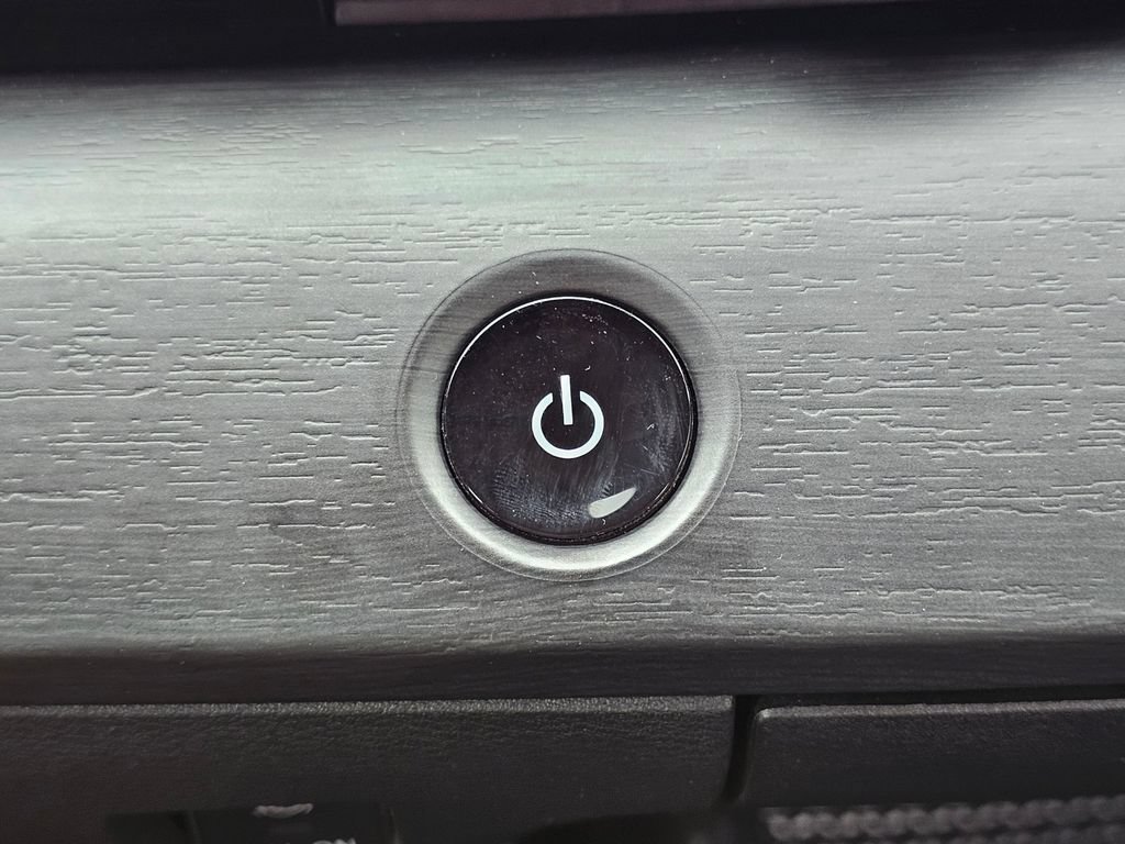 Used 2024 Nissan Ariya AWD image 33