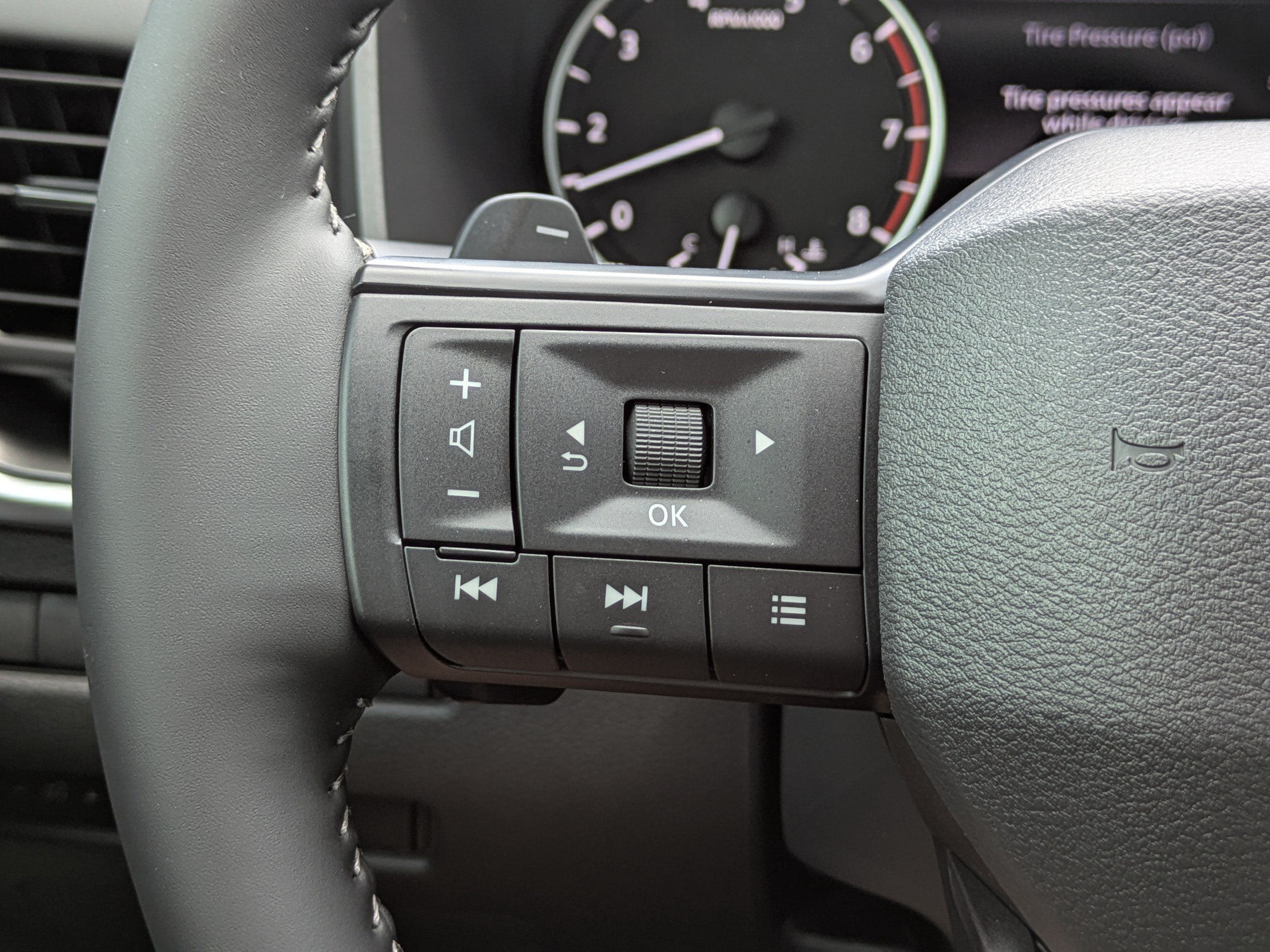 New 2026 Nissan Rogue SV FWD image 27