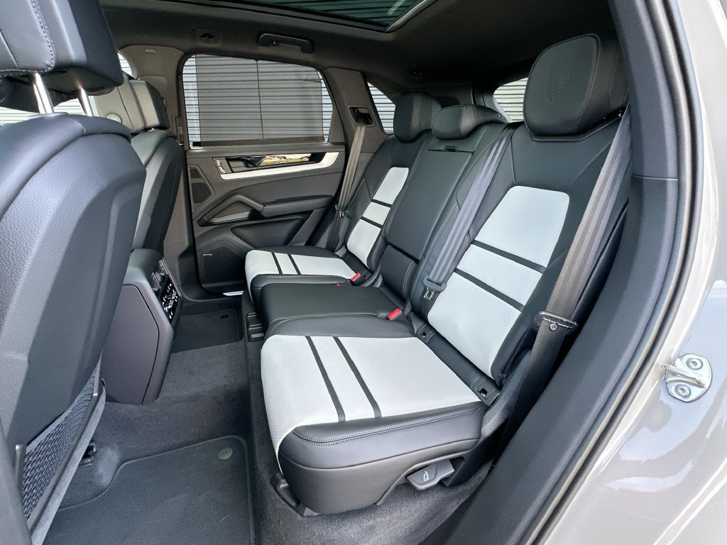 New 2027 Porsche Cayenne S AWD/4WD image 24