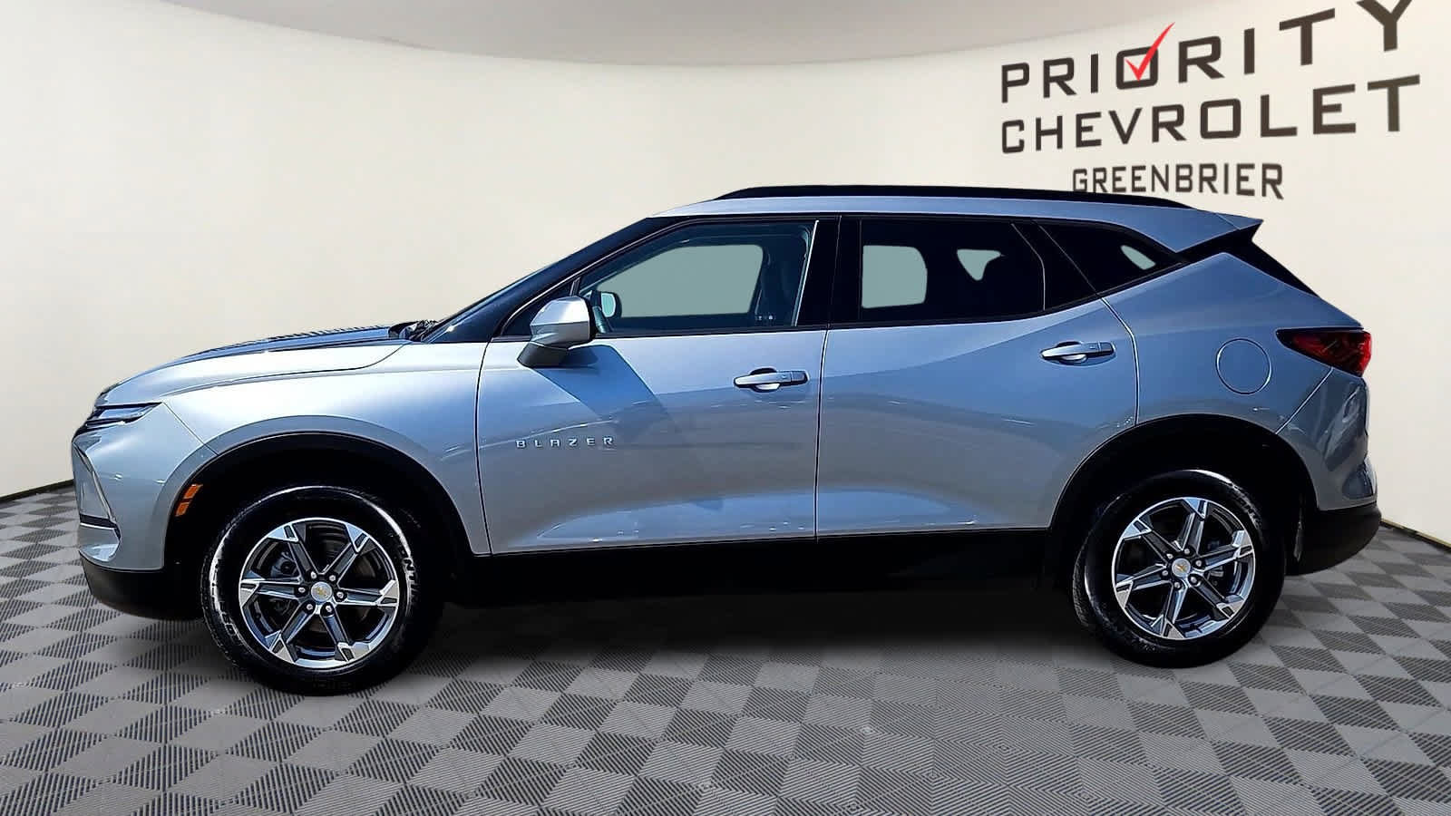 Used 2024 Chevrolet Blazer LT w/ Convenience Package FWD image 5
