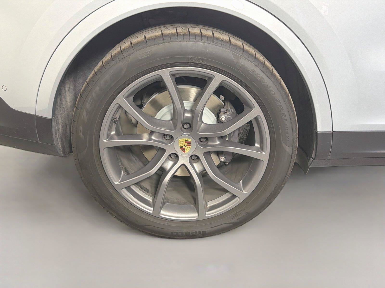 Certified 2024 Porsche Cayenne Coupe AWD/4WD image 13