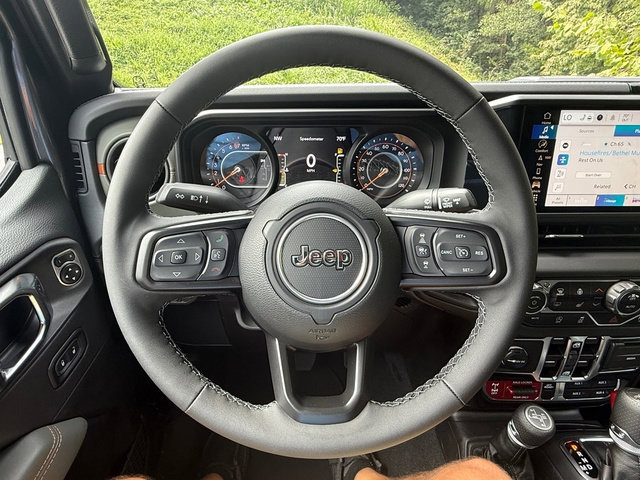 New 2025 Jeep Gladiator Mojave image 23