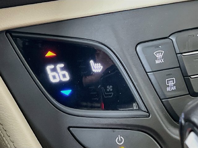 Used 2020 Buick Envision Essence FWD image 22