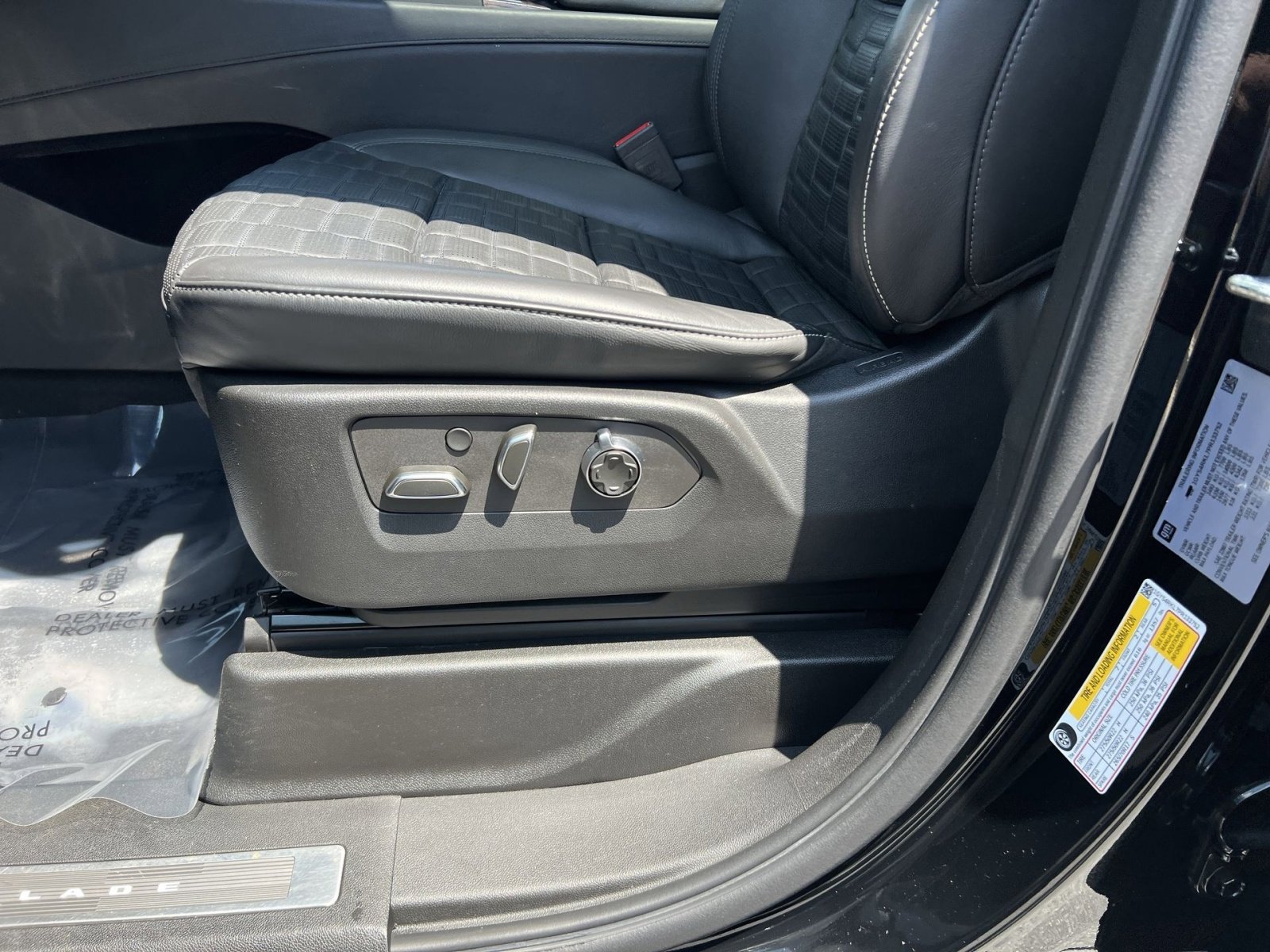 Used 2023 Cadillac Escalade ESV Sport Platinum AWD/4WD image 14