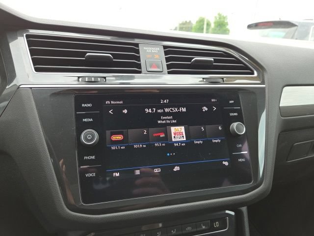 Used 2018 Volkswagen Tiguan SE AWD/4WD image 14