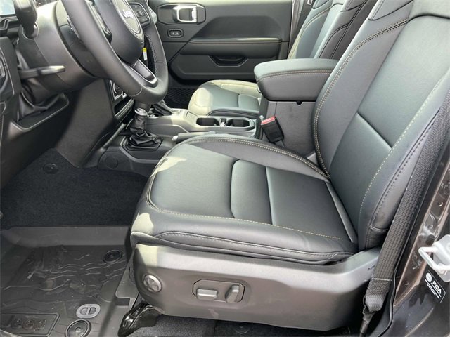 New 2025 Jeep Gladiator Sport w/ Premium Package image 25