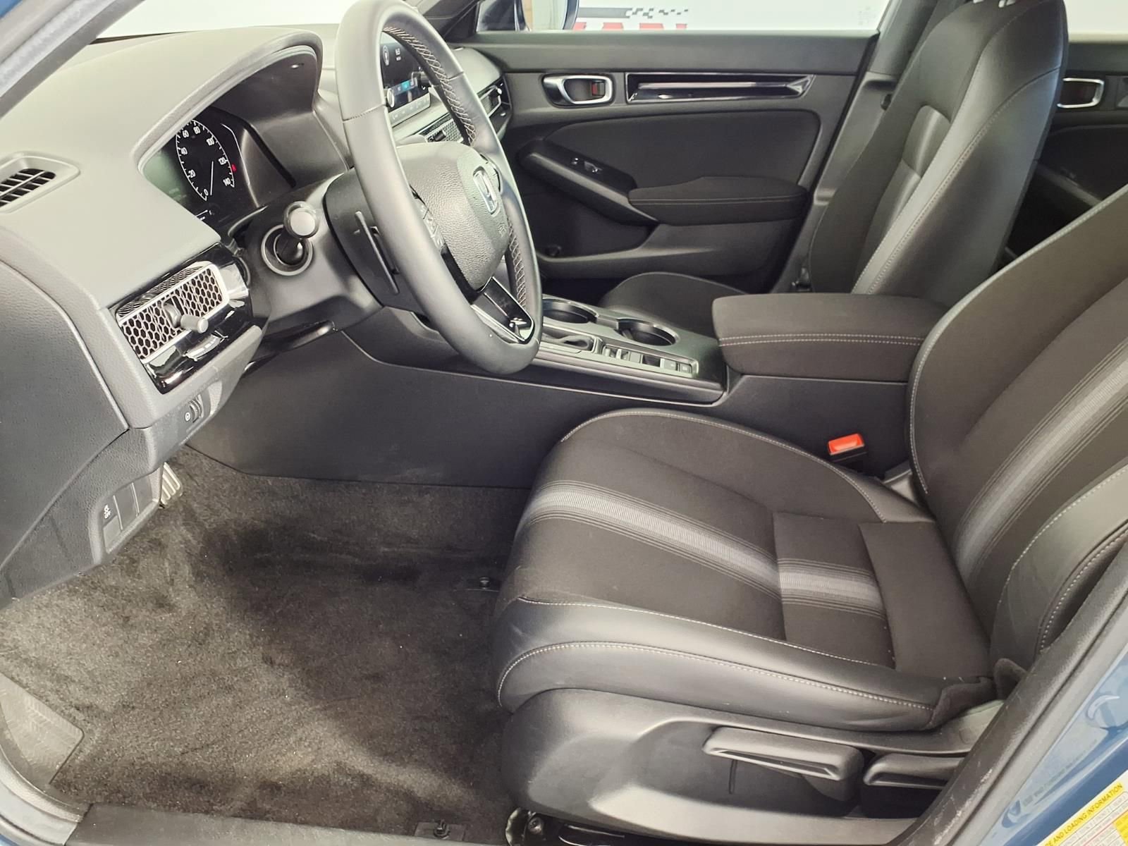 Used 2025 Honda Civic Sport image 12