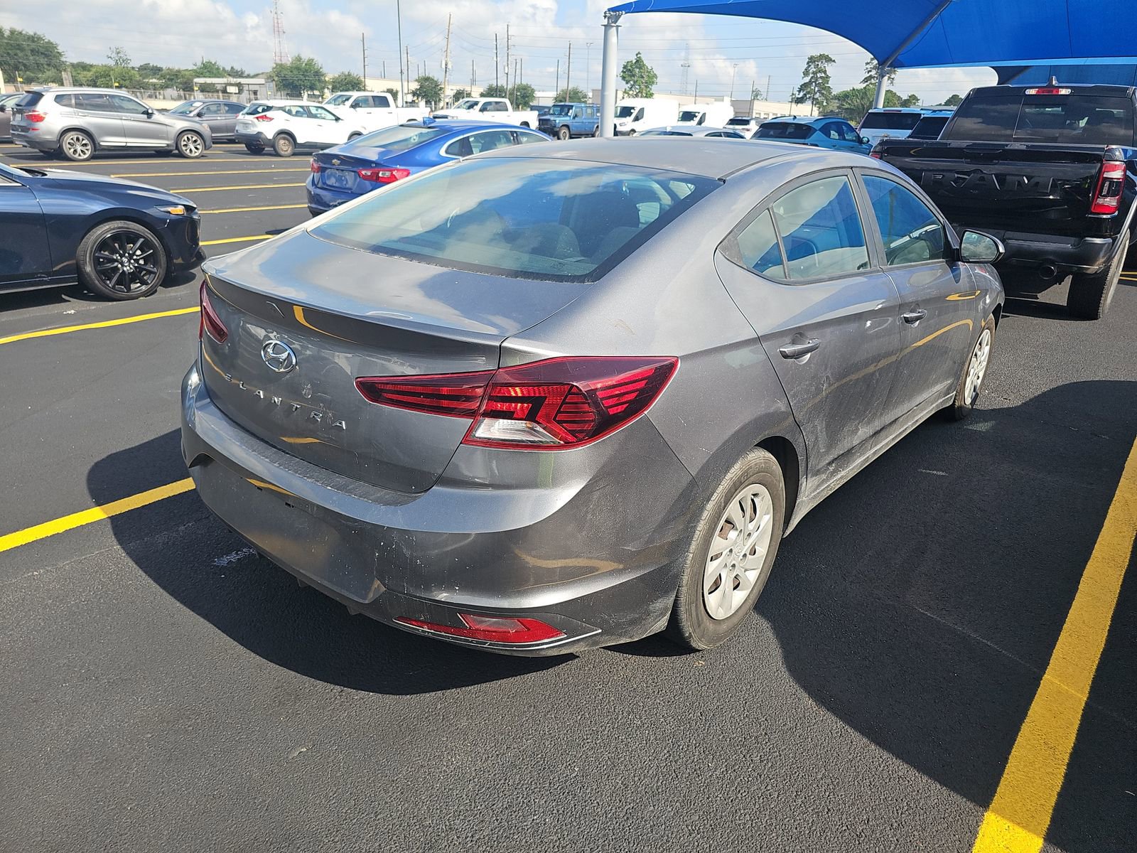 Used 2020 Hyundai Elantra SE w/ Cargo Package (C1) FWD image 6