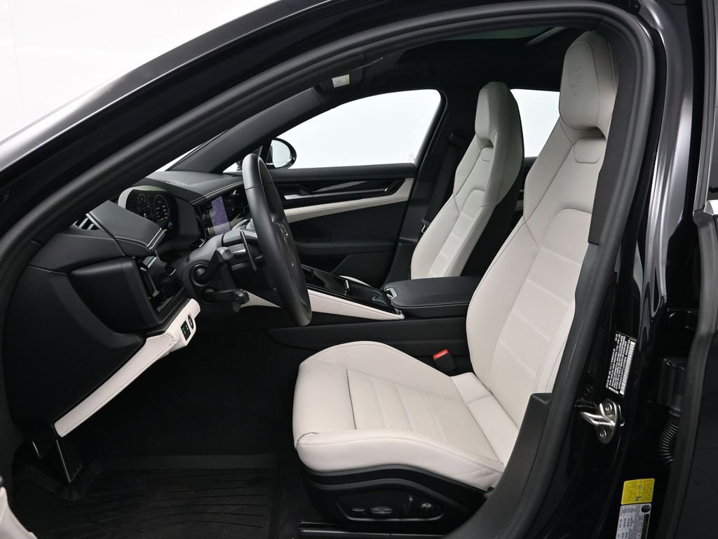 Used 2026 Porsche Panamera 4 image 5