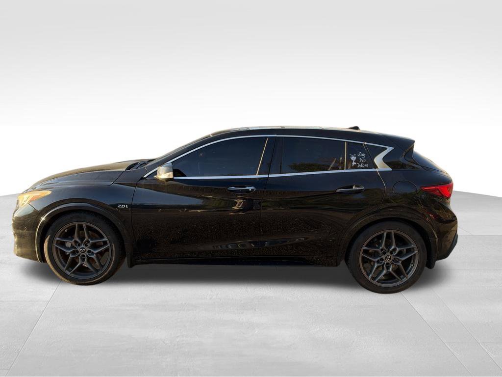 Used 2018 INFINITI QX30 Sport w/ Cargo Package FWD image 3